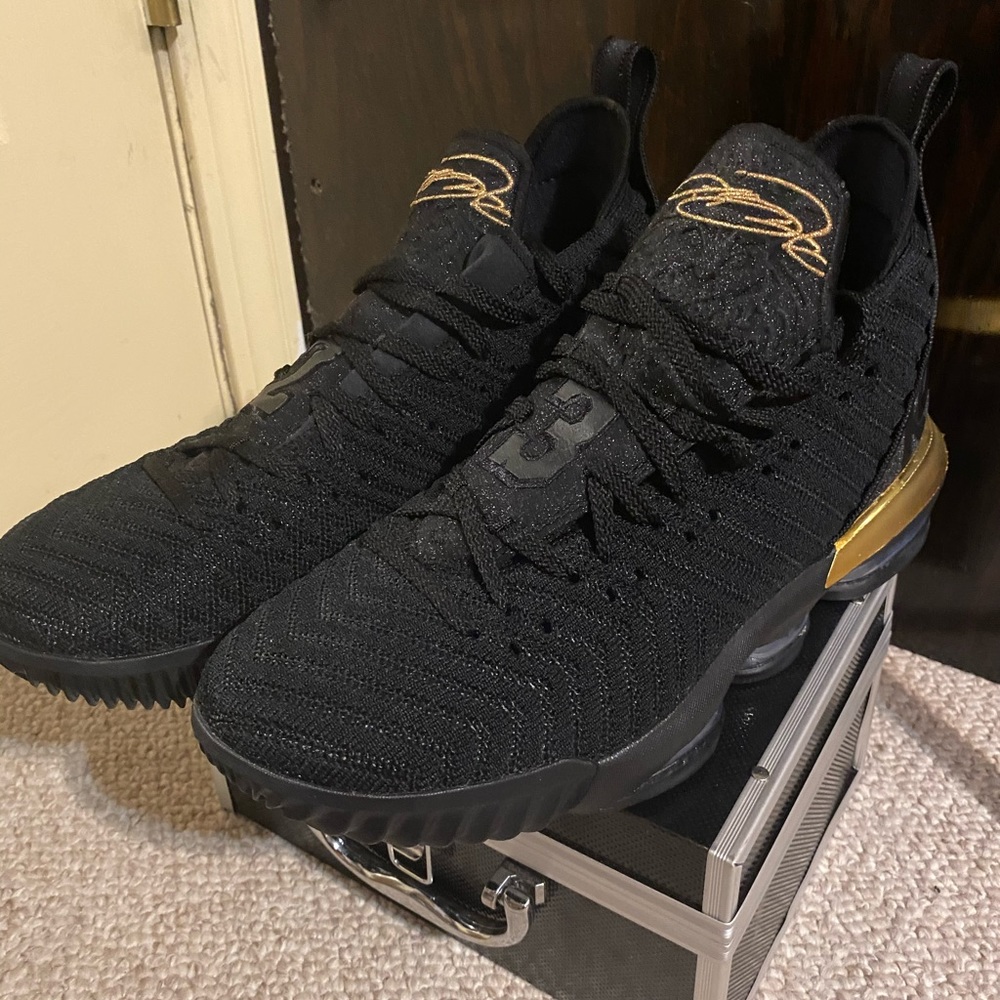 Lebron XVI (16) Im King Black and Metallic Gold